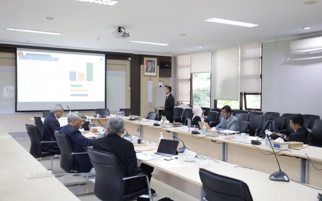 Collaboration Between Public and Private Universities: Prof. API Examines Dissertation of Defense Ministry Researcher at ITB